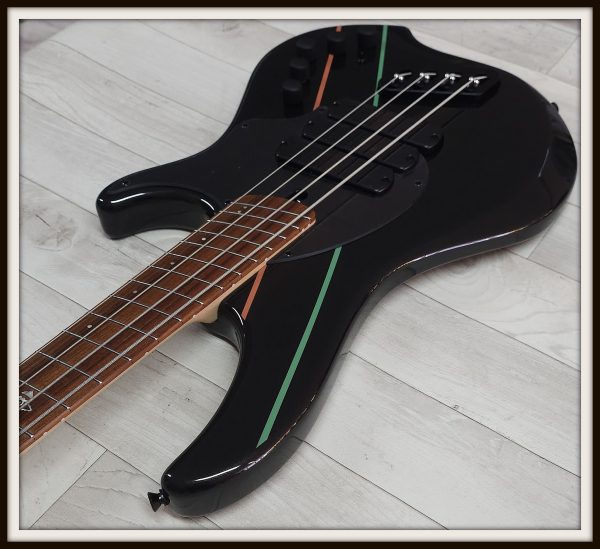 Preview: Dingwall JT3 John Taylor 4-String, Metallic Black, Signature